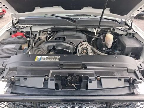Used 2010 GMC Yukon XL SLE w/ SLE-2 Equipment Package RWD image 8