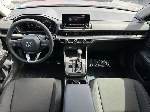Used 2025 Honda CR-V LX image 11