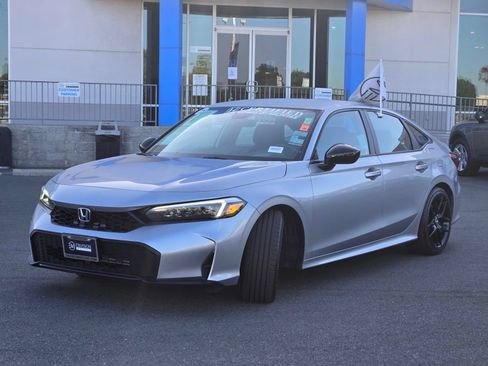 Used 2025 Honda Civic Sport image 3