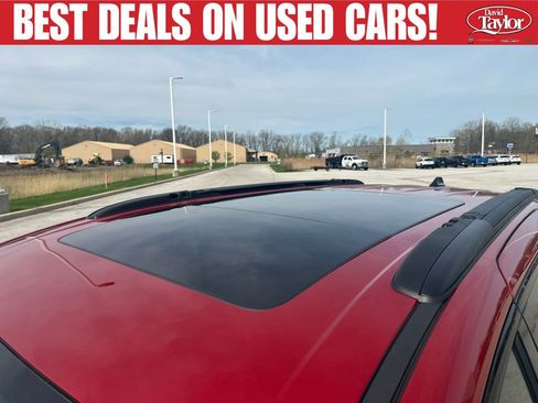 Used 2025 Chrysler Pacifica Limited FWD image 45