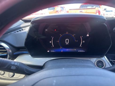 Used 2024 Chevrolet Trax LT w/ Driver Confidence Package image 6