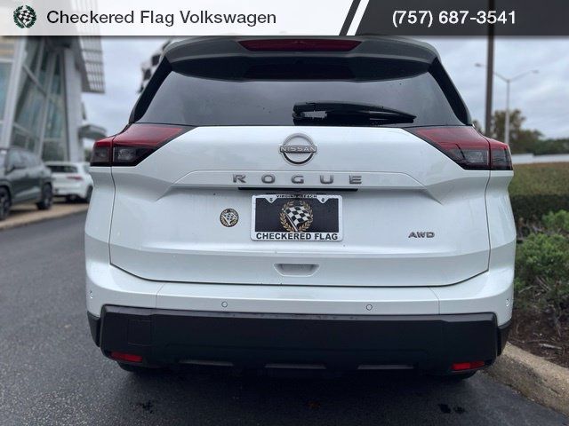 Used 2024 Nissan Rogue S AWD/4WD image 11