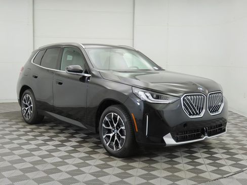 Certified 2025 BMW X3 xDrive30i w/ Convenience Package image 4