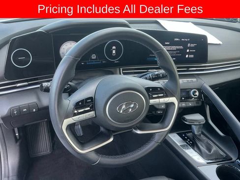Used 2023 Hyundai Elantra Limited FWD image 12
