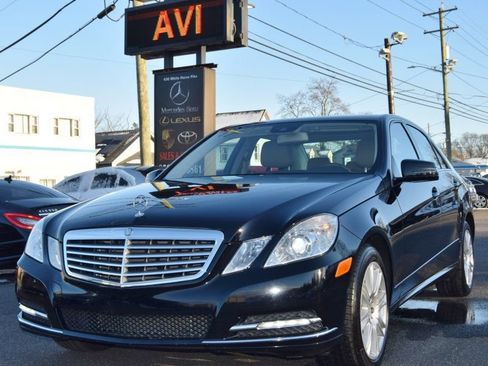 Used 2013 Mercedes-Benz E 350 Sedan image 3