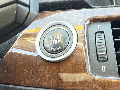 Used 2011 BMW 328i xDrive Sedan image 8