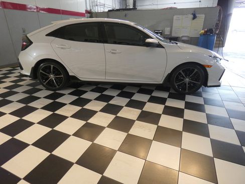 Used 2021 Honda Civic Sport image 4