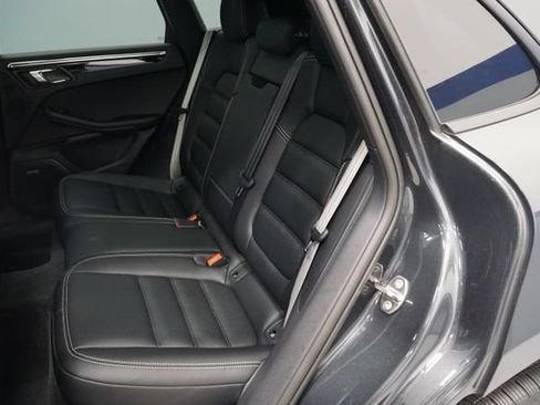 Certified 2026 Porsche Macan AWD/4WD image 25