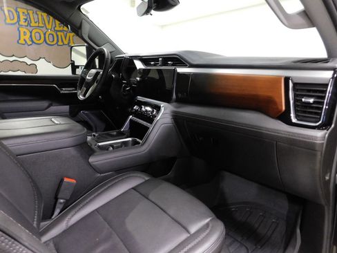 Used 2025 GMC Sierra 3500 Denali w/ Denali Reserve Package AWD/4WD image 93