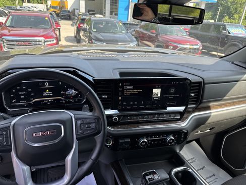 Used 2023 GMC Sierra 1500 Elevation w/ Preferred Package AWD/4WD image 12