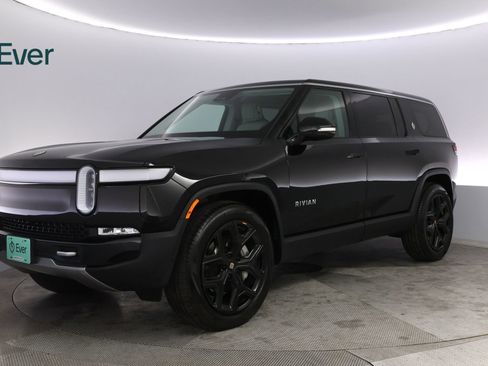 Used 2024 Rivian R1S Adventure AWD/4WD image 2