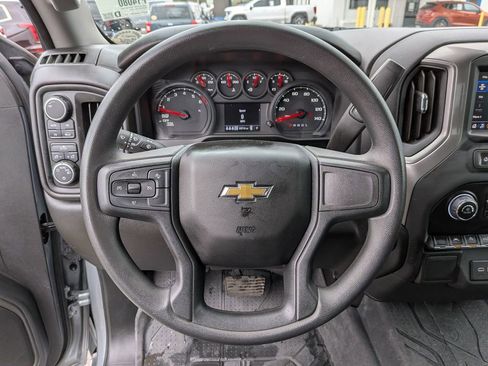 Used 2025 Chevrolet Silverado 1500 Custom image 18
