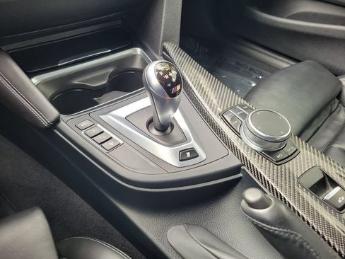 Used 2018 BMW M4 Convertible RWD image 28