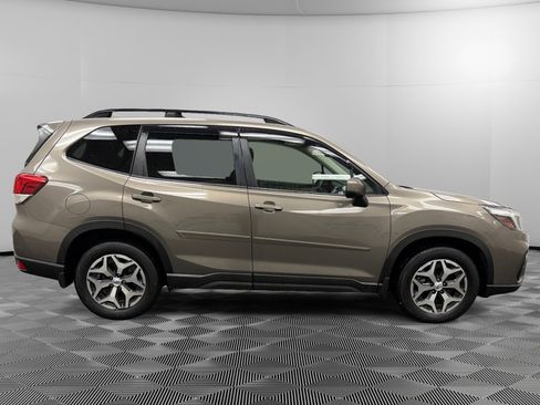 Used 2021 Subaru Forester Premium image 6