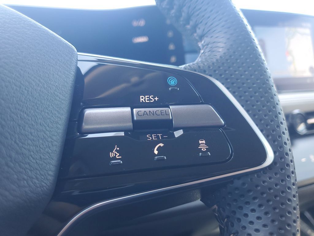 Used 2024 Nissan Ariya AWD image 32
