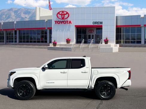 Used 2026 Toyota Tacoma SR5 w/ SR5 Upgrade Package image 6