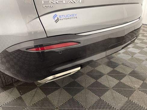 Used 2023 Buick Enclave Essence w/ Sport Touring Edition image 6