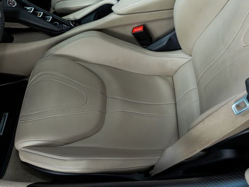 Used 2018 McLaren 720S Luxury RWD image 36