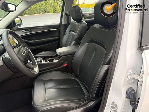 Certified 2023 Jeep Grand Cherokee L Limited w/ Black Appearance Package AWD/4WD image 56