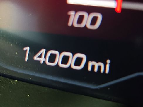 Used 2021 Chevrolet Corvette Stingray Preferred Cpe w/ Engine Appearance Package image 17