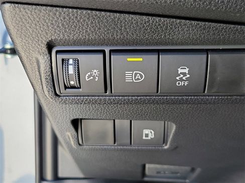 Used 2026 Toyota Corolla Cross SE image 29