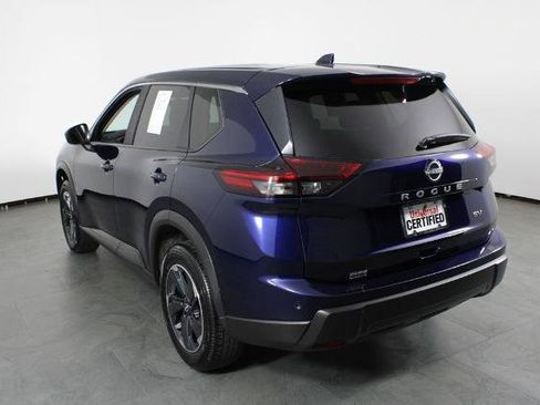 Certified 2024 Nissan Rogue SV FWD image 4