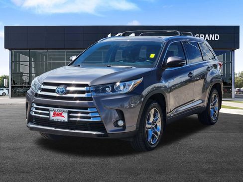 Used 2017 Toyota Highlander Limited Platinum AWD/4WD image 5