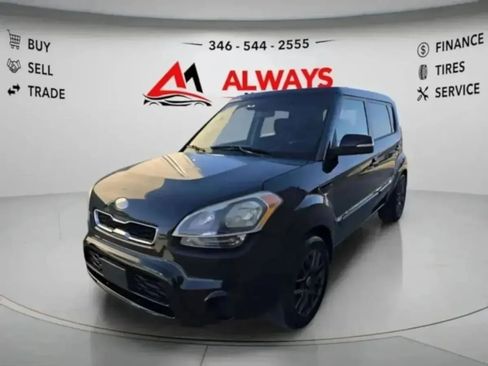 Used 2013 Kia Soul + FWD image 3