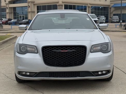 Used 2023 Chrysler 300 S image 9