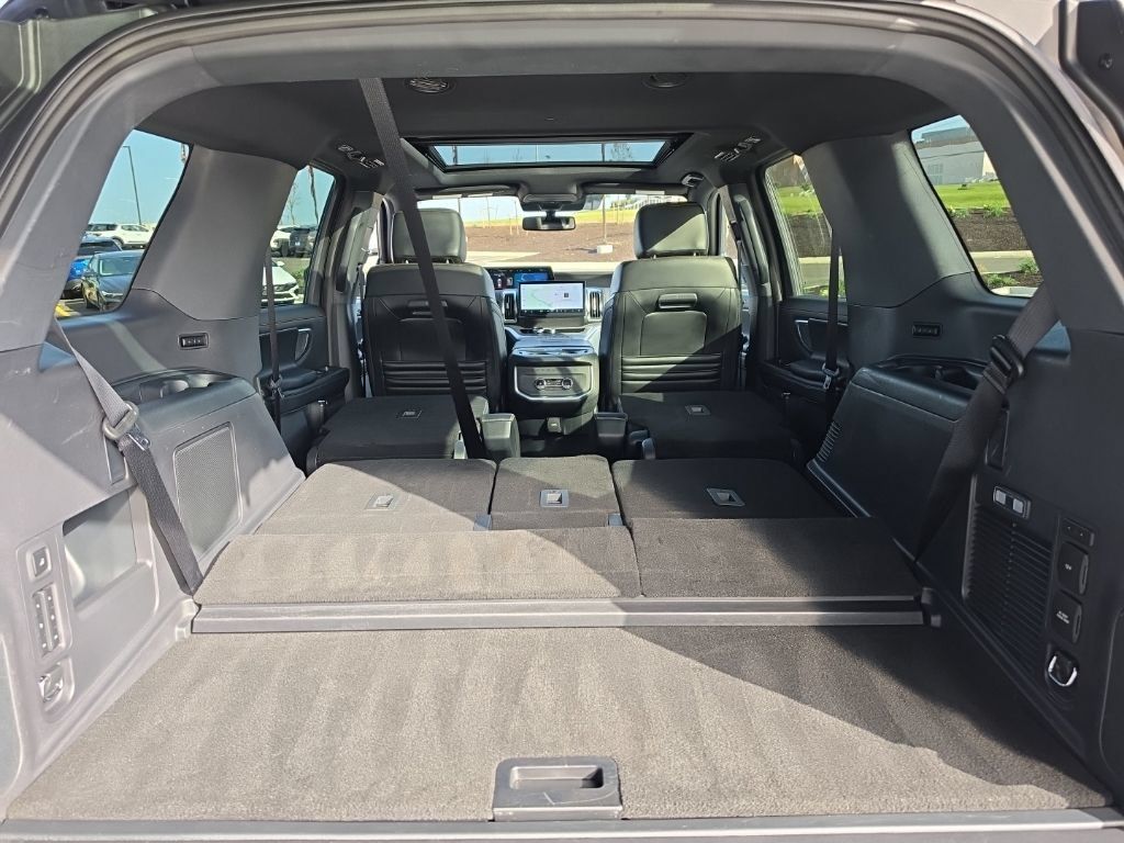 Used 2025 Ford Expedition Tremor AWD/4WD image 31