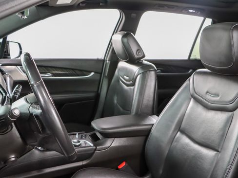 Used 2023 Cadillac XT6 Premium Luxury w/ Technology Package FWD image 26