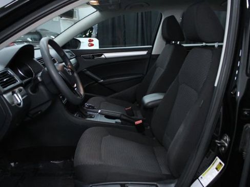 Used 2016 Volkswagen Passat 1.8T S image 10
