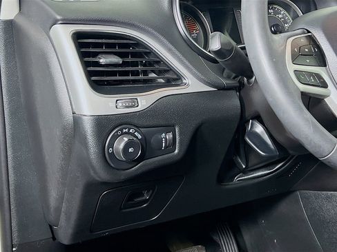 Used 2022 Jeep Cherokee Latitude image 10