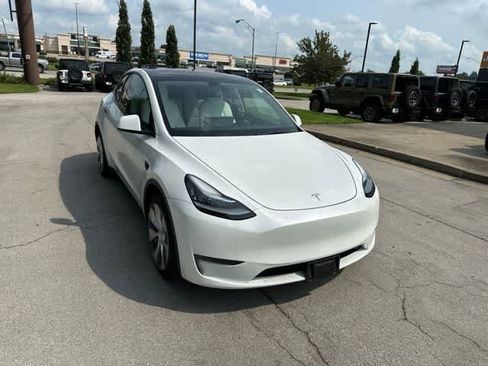 Used 2021 Tesla Model Y Long Range AWD/4WD image 24