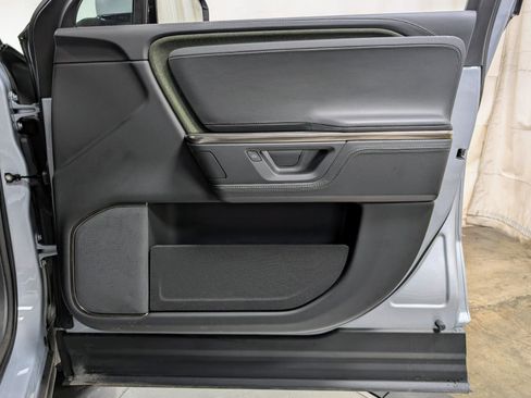 Used 2025 Rivian R1S Adventure image 33