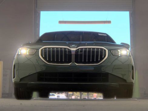Used 2026 BMW 540i xDrive w/ Premium Package AWD/4WD image 8