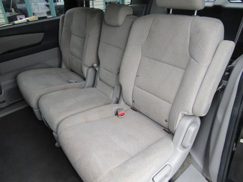 Used 2016 Honda Odyssey SE image 16