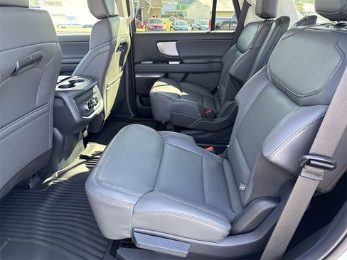 New 2025 Ford Expedition Active image 27