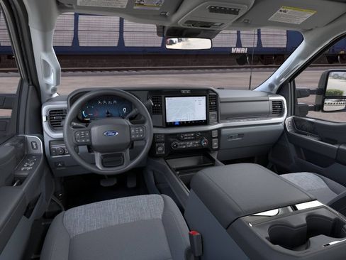 New 2026 Ford F250 XLT w/ XLT Premium Package AWD/4WD image 9