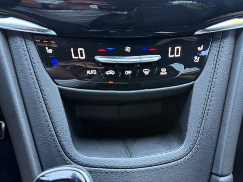 Certified 2024 Cadillac XT6 Sport w/ Technology Package AWD/4WD image 32