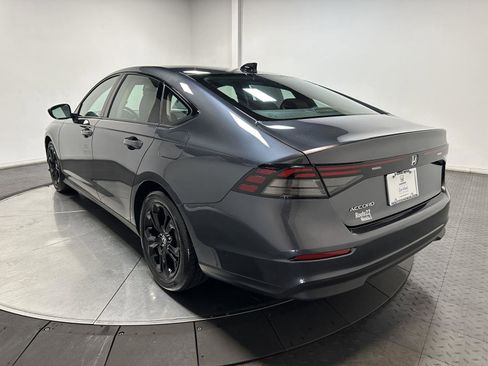 Certified 2025 Honda Accord SE image 9