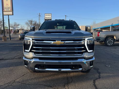 Used 2026 Chevrolet Silverado 2500 LTZ w/ LTZ Plus Package AWD/4WD image 2