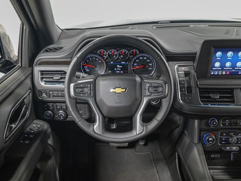 Used 2023 Chevrolet Suburban LS image 17