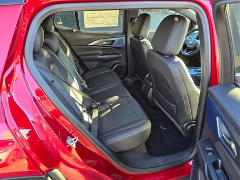 New 2026 Chevrolet Equinox EV LT image 12