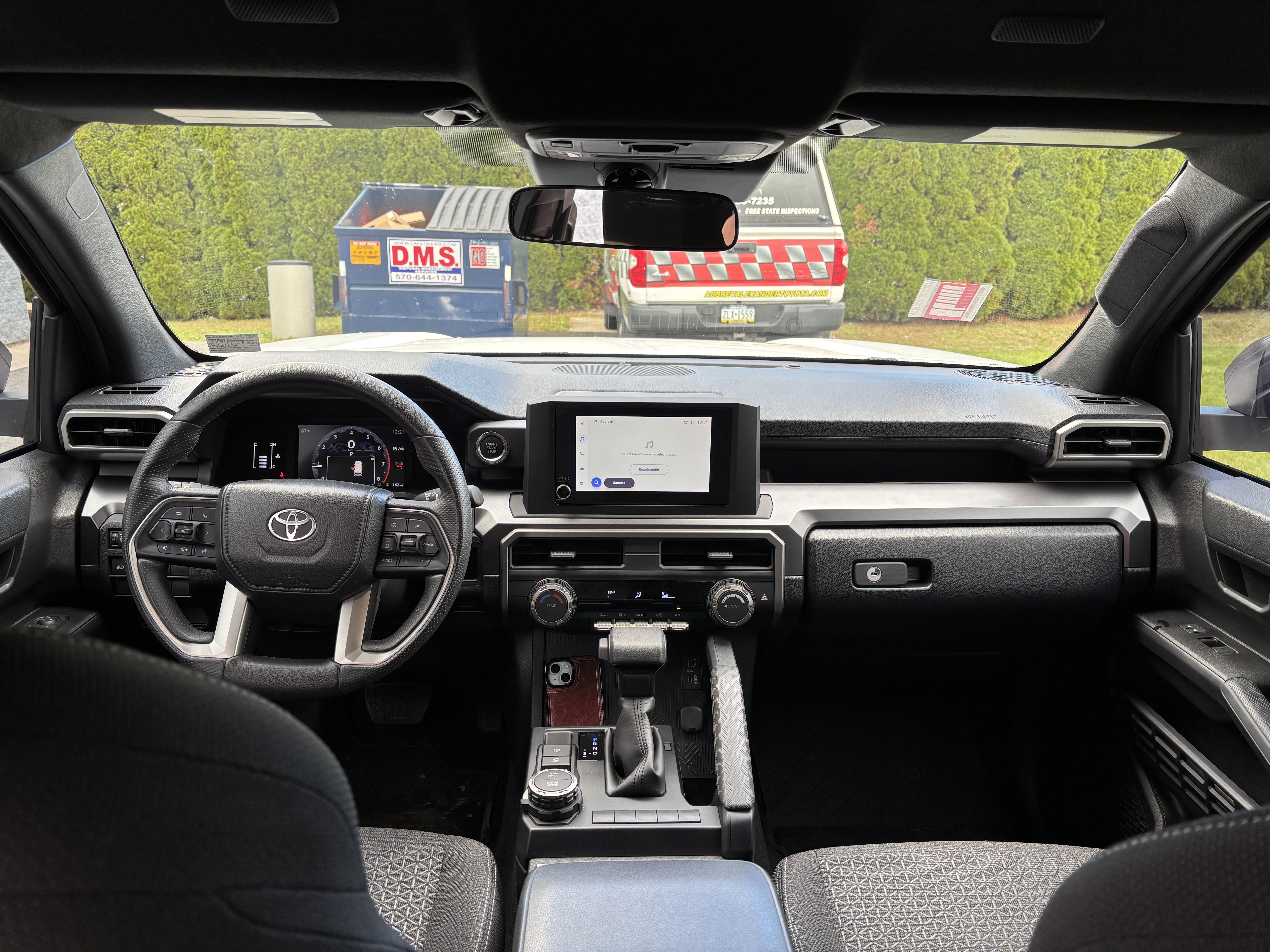 Used 2025 Toyota 4Runner SR5 AWD/4WD image 15