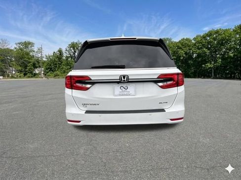 Used 2022 Honda Odyssey Elite image 7