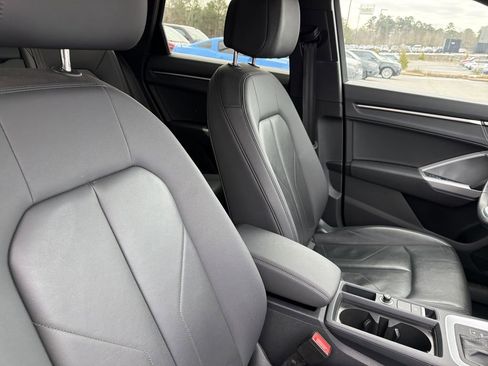 Used 2025 Audi Q3 2.0T Premium image 17