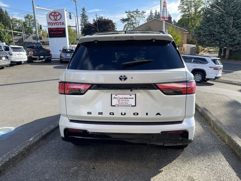 Certified 2023 Toyota Sequoia Platinum AWD/4WD image 5