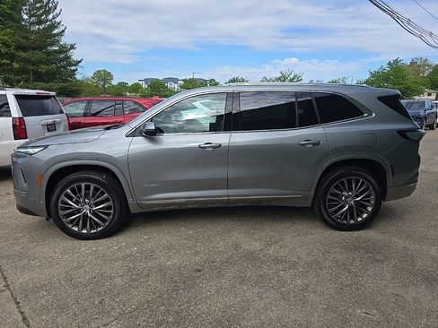New 2026 Buick Enclave Avenir FWD image 4