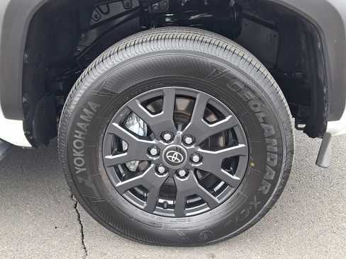 Used 2025 Toyota 4Runner SR5 image 8